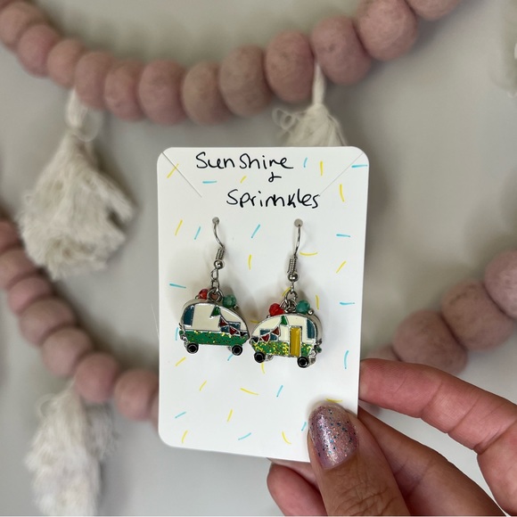 📷🖤 vintage camera photography themed earrings style Handmade - Picture 3 of 4